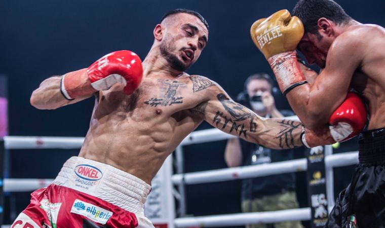 Türk boksör Volkan Gökçek Münih’te farklı kazandı