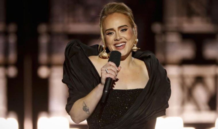 Adele'den bir rekor daha: 2021'in en hızlı satan albümü oldu