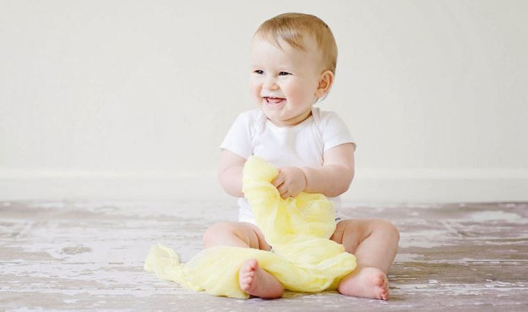 Bebeklerin mizah duygusu ne zaman gelişiyor?