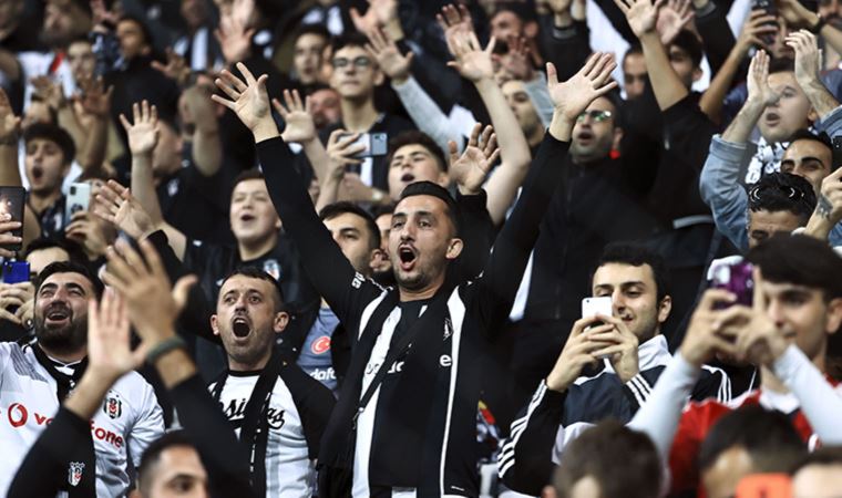 Beşiktaş taraftarı Abdullah Avcı'ya tepki gösterdi