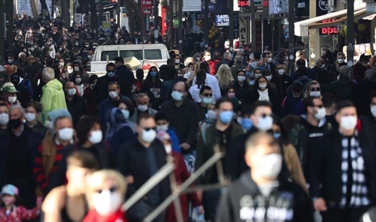 Bilim Kurulu üyesi Tevfik Özlü: Pandemi bitecekmiş gibi görünmüyor