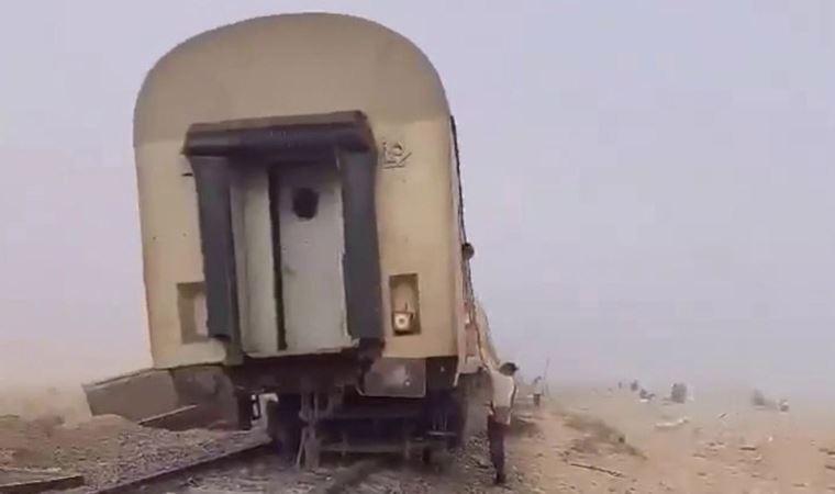 Mısır’da tren ve traktör çarpıştı : 1 ölü