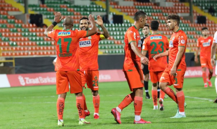 Alanyaspor Osmaniyespor'u 6 golle geçti