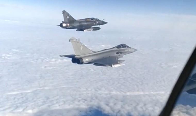 Rus savaş uçaklarından Fransız savaş uçaklarına yakın takip