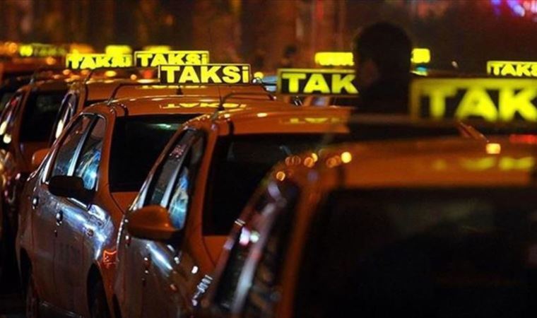 İBB'nin minibüsleri taksiye dönüştürme kararına durdurma