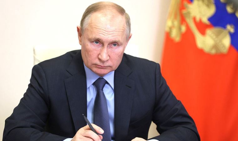 Putin: Yolcu taşıyarak para kazanmak zorunda kaldım