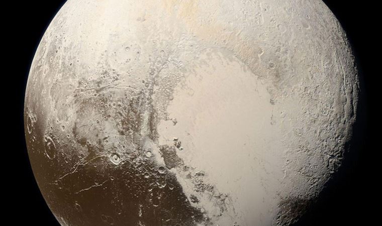 'Plüton ve Ay gezegen sayılsın' önerisine bilimsel yanıt