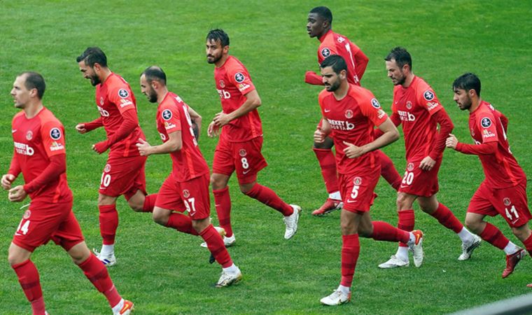Ümraniyespor, Bursaspor'u 4 golle yıktı