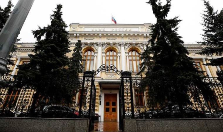 Rusya Merkez Bankası'ndan faiz kararı: 100 baz puan artırdı