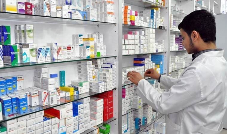 HDP'li Ersoy: Hastalar piyasada olmayan ilaçlar için eczanelere isim yazdırıyor, sıraya giriyor
