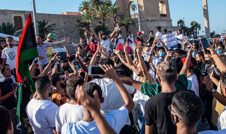Libya'da planlanan seçimler resmen ertelendi