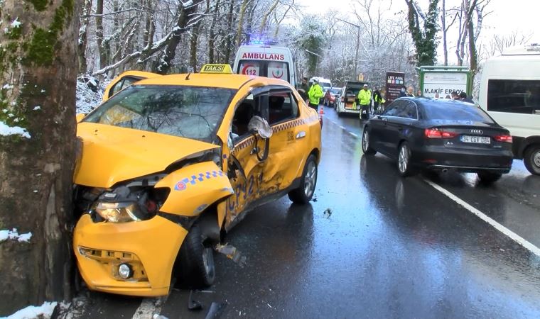 Sarıyer'de servis minibüsü ve taksi çarpıştı: 3 yaralı
