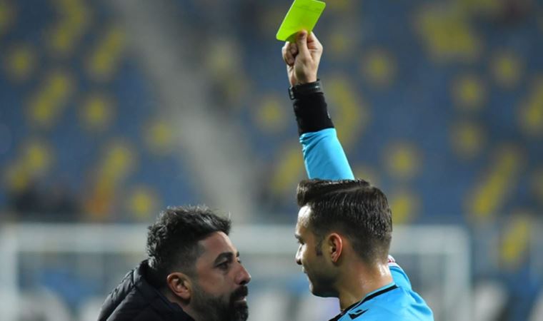 Ankaragücü maçında ilginç an: Sağlık ekibine sarı kart!