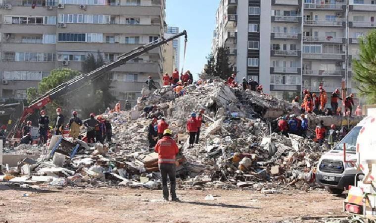 İzmir depreminde yıkılan Emrah Apartmanı'na ilişkin davada tutuklu sanık kalmadı