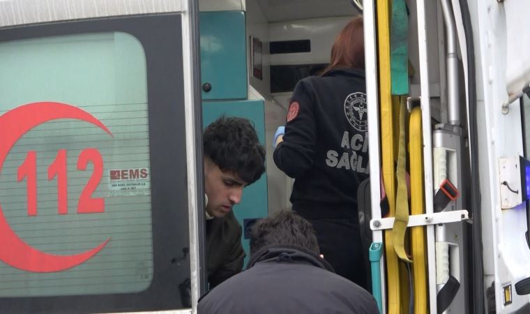 Arnavutköy’de işçi servisi ile TIR çarpıştı: 10 işçi yaralandı