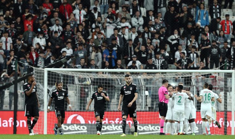 Beşiktaş taraftarı son dönemde kadar kötüsünü hatırlamıyor