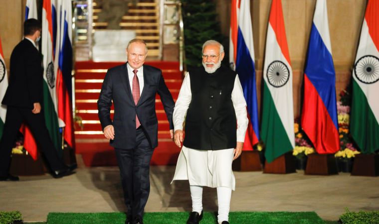 Putin ile Hindistan Başbakanı Modi, Yeni Delhi'de bir araya geldi