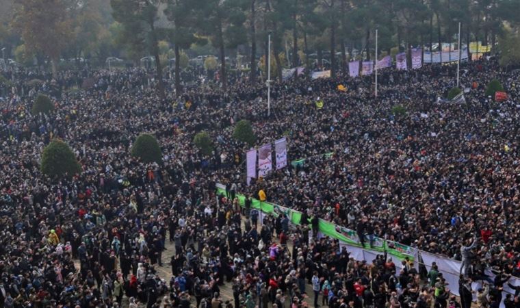 İran'ın İsfahan kentindeki gösterilerde 130 kişi gözaltına alındı