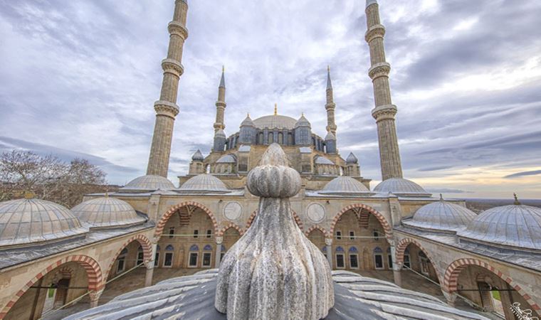 Edirne Valisi açıkladı: Selimiye Camii, kısmen ibadete kapatılıyor