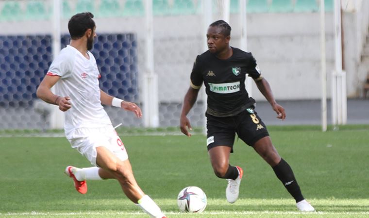 Denizlispor, eski Trabzonsporlu Ogenyi Onazi ile yollarını ayırdı.