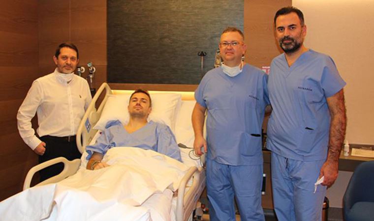 Giresunspor maçında sakatlanan Beşiktaş kalecisi Mert Günok ameliyat oldu