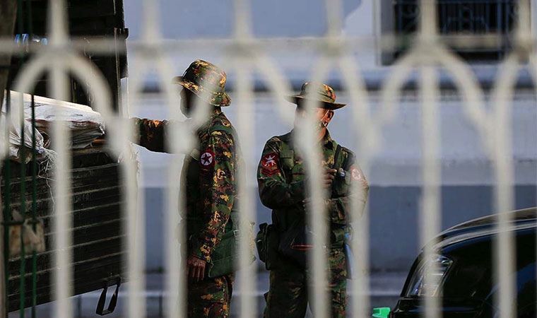 Myanmar'da askeri yönetim, mahkeme kararı gerektiren kanunu askıya aldı