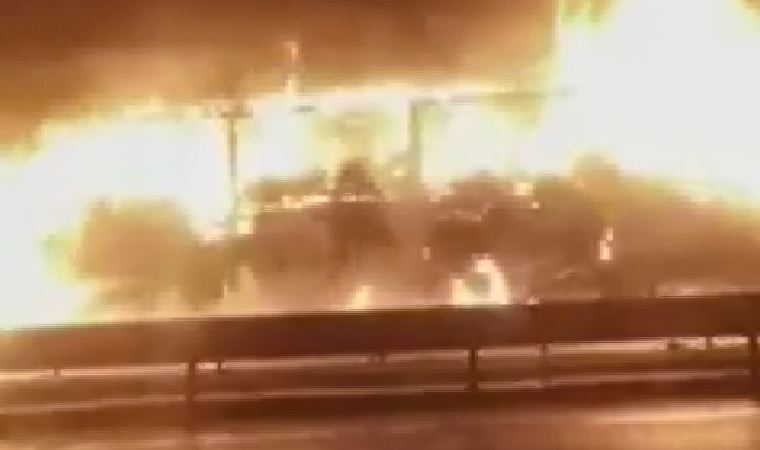 Bursa-İstanbul Karayolu'nda kimyasal madde yüklü TIR alev alev yandı