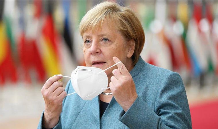 Angela Merkel’den üçüncü dalga uyarısı