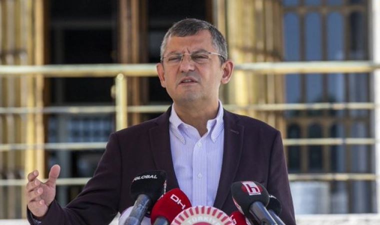 CHP'li Özel'den Bakan Koca'ya 'sağlık çalışanları' sorusu