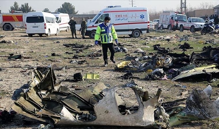İran'ın füzeyle düşürülen 176 kişinin öldüğü yolcu uçağıyla ilgili nihai raporu acılı aileleri ikna etmedi