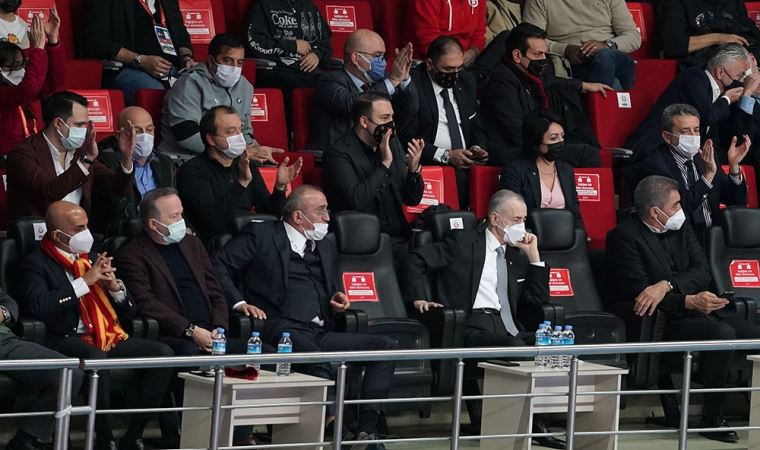 Galatasaray Başkanı Mustafa Cengiz’den voleybol takımına destek