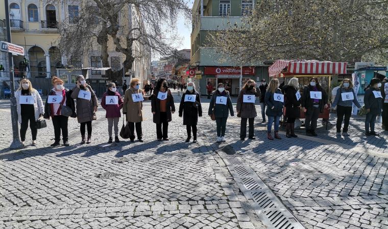 İzmir'de İstanbul Sözleşmesi protestosu: Tek adam imzasıyla yok sayılamaz