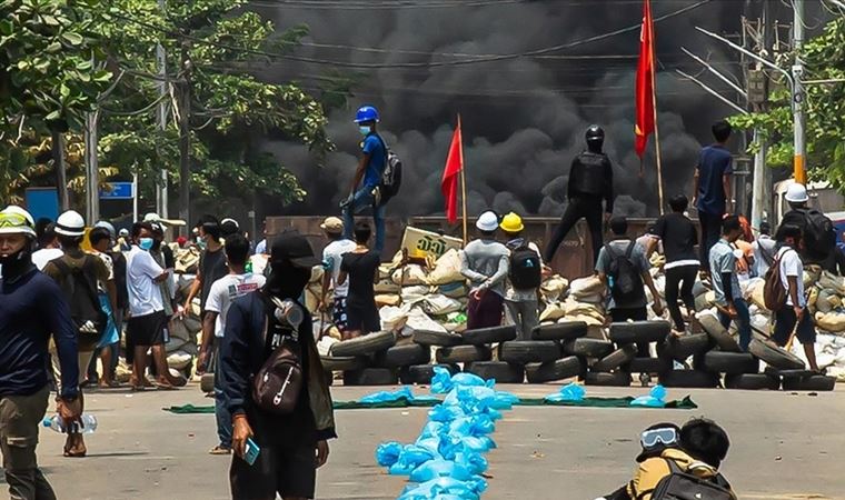 Myanmar'da darbe karşıtı protestolara güvenlik güçlerinin müdahalesinde can kayıpları 459'a yükseldi