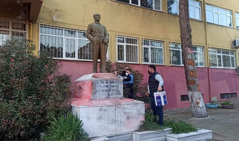 Tekirdağ' da Atatürk heykeline çirkin saldırıda bulunan şüpheli görüntüden tespit edildi