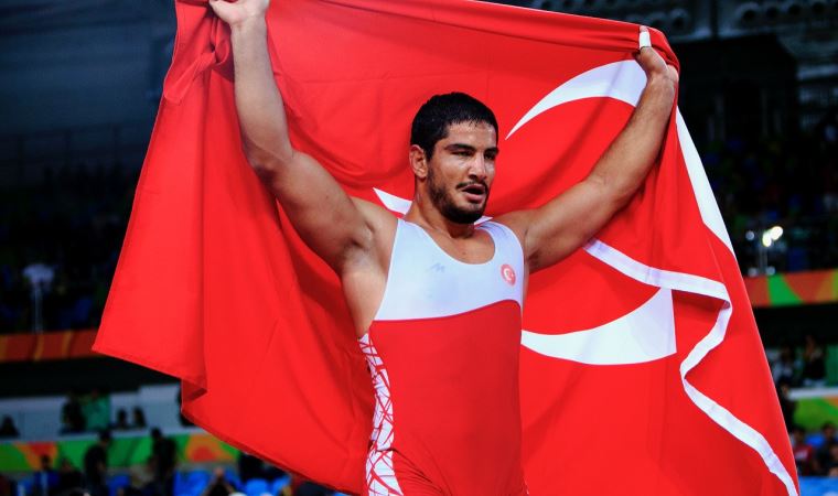 Taha Akgül dünya şampiyonunu devirdi