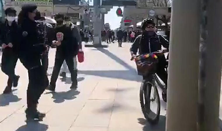 Polis müdahalesi sırasında bisikletli yurttaş isyan etti