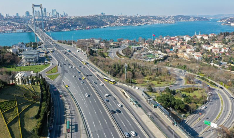 Son Dakika Istanbul Da Bazi Yollar Trafige Kapatildi