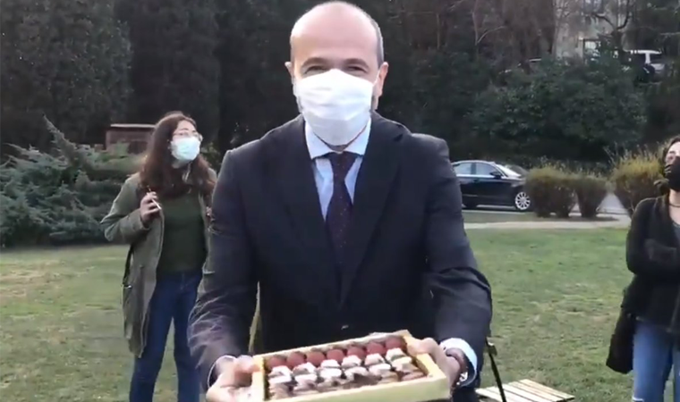 AKP'li Bulu'dan yeni atama: Çikolata dağıtan Volkan Gazioğlu'nu danışman yaptı