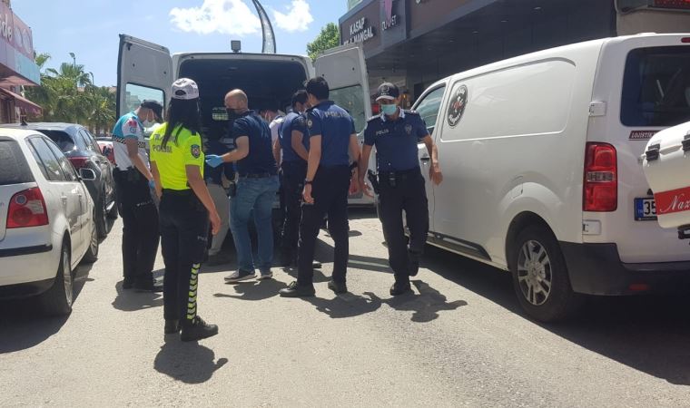 İzmir’de iş yerine silahlı saldırı: 2 ölü 1 ağır yaralı