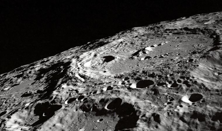 ESA'nın yeni görevi: Ay toprağından oksijen üretilecek