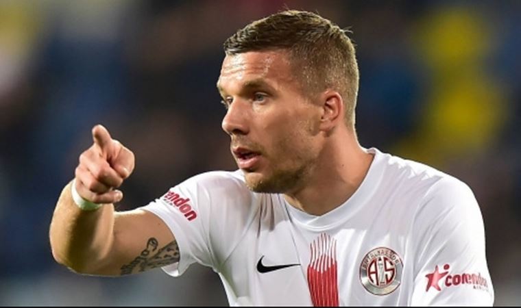 Alman yıldız Podolski, Antalyaspor'a teşekkür etti