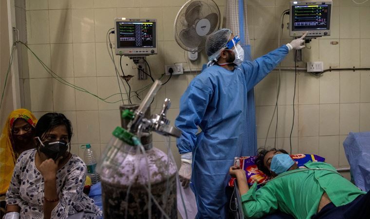 Hindistan'da doktorlar 'kara mantara' yakalanan kişilerin gözlerini almak zorunda kalıyor