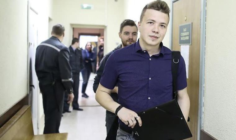 Belarus sahte ihbarla indirdiği uçaktaki gazeteciyi gözaltına aldı