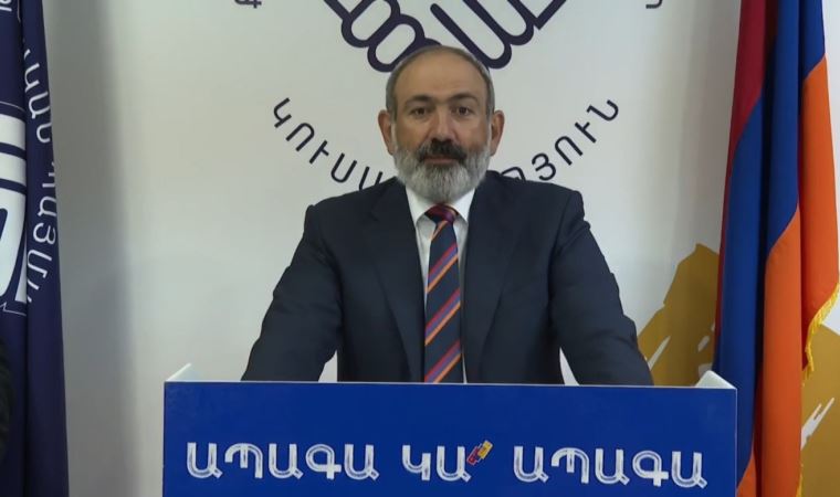 Ermenistan’da, Nikol Paşinyan’dan gece yarısı seçim zaferi konuşması