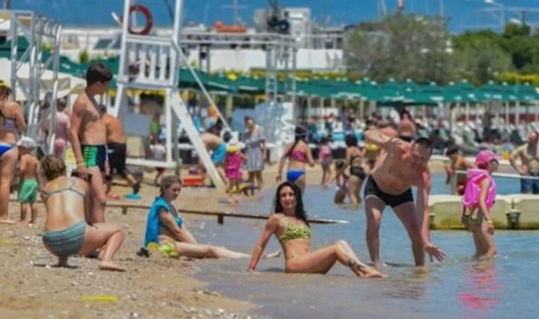 Antalya Valisi: Günlük vaka sayımız turistler dahil 100 civarı