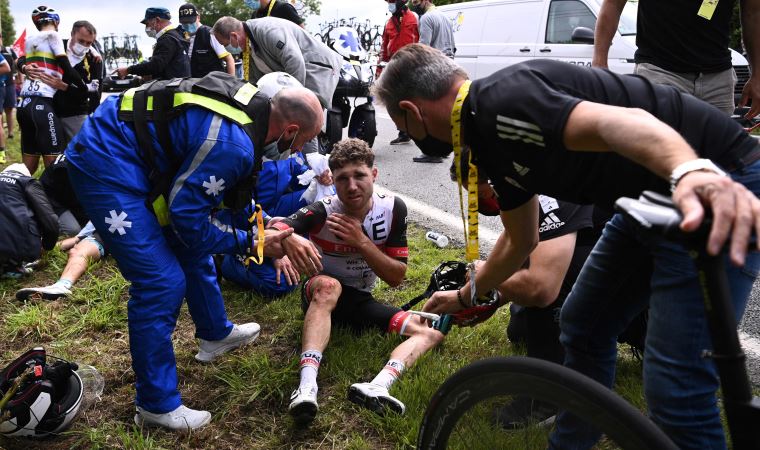 Fransa Bisiklet Turu’nda kazaya neden olan seyirci tutuklandı