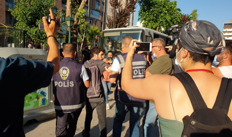 Eskişehir'de Onur Yürüyüşü'ne katılmak isteyen 20 kişi gözaltına alındı