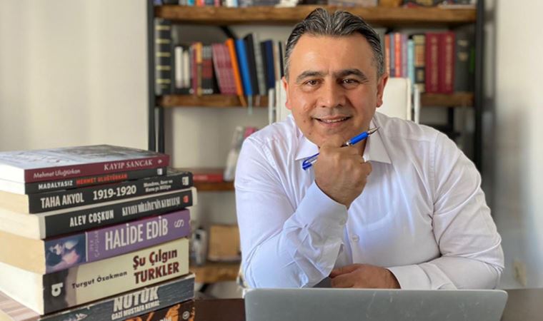 Mehmet Uluğtürkan'dan yeni roman: 'Kayıp Sancak'
