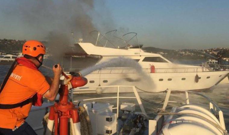 İstanbul Bebek'te korkutan tekne yangını