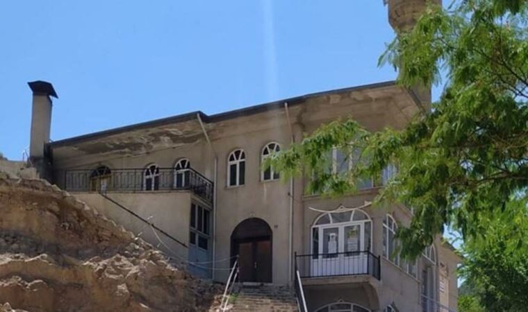 AKP'li belediye lüks konut için 70 yıllık camiyi yıkacak